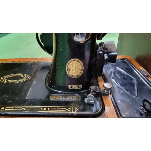 95 - Singer sewing machine Model 99k in fabulous condition with its original case, has no foot pedal or p... 