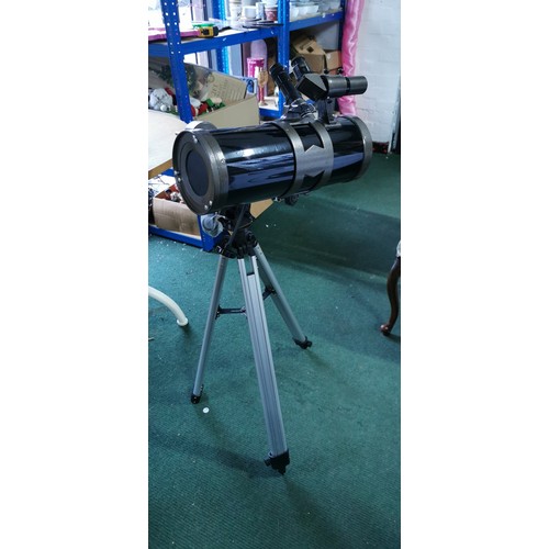 208 - Visionary 1000/114 astronomical telescope complete with tripod stand in good overall condition. Meas... 