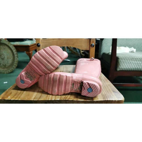 232 - Excellent quality HUNTER pink wellington boots - UK Size 5, has had light use.