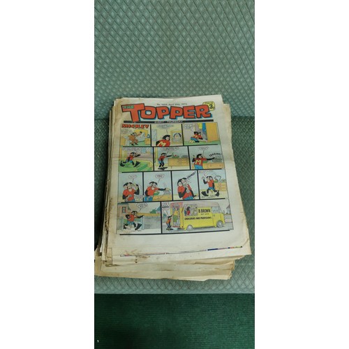 239 - Very large quantity of paper The Topper and The Beezer comic magazines ranging from 1950s to 1970s.