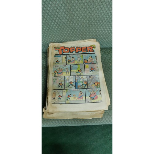 239 - Very large quantity of paper The Topper and The Beezer comic magazines ranging from 1950s to 1970s.