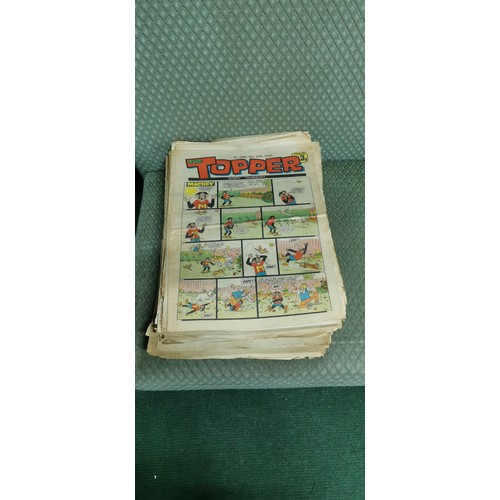 239 - Very large quantity of paper The Topper and The Beezer comic magazines ranging from 1950s to 1970s.