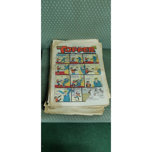 239 - Very large quantity of paper The Topper and The Beezer comic magazines ranging from 1950s to 1970s.