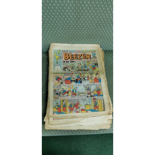 239 - Very large quantity of paper The Topper and The Beezer comic magazines ranging from 1950s to 1970s.