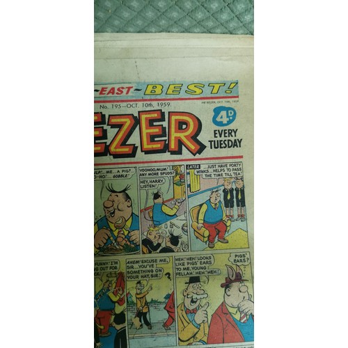 239 - Very large quantity of paper The Topper and The Beezer comic magazines ranging from 1950s to 1970s.