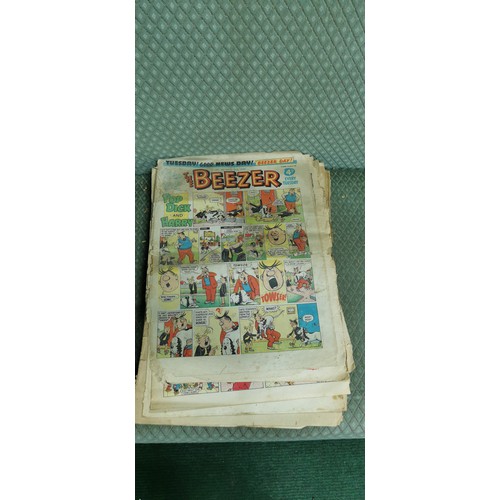 239 - Very large quantity of paper The Topper and The Beezer comic magazines ranging from 1950s to 1970s.