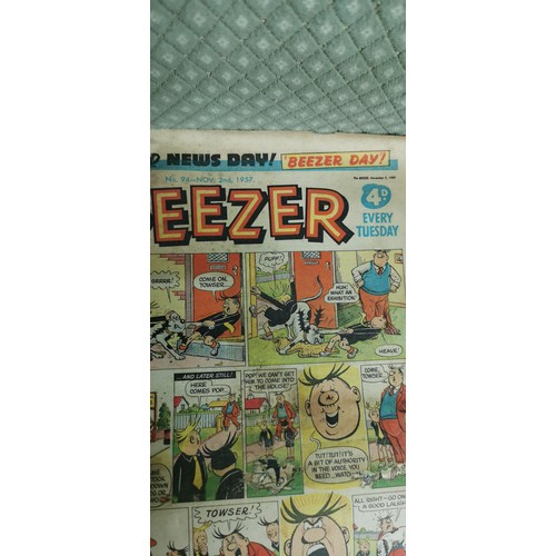 239 - Very large quantity of paper The Topper and The Beezer comic magazines ranging from 1950s to 1970s.