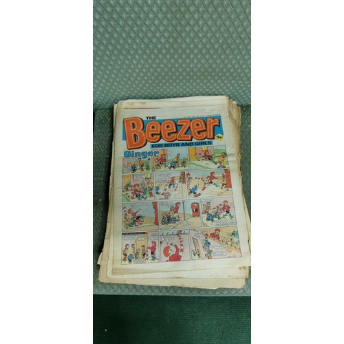 239 - Very large quantity of paper The Topper and The Beezer comic magazines ranging from 1950s to 1970s.