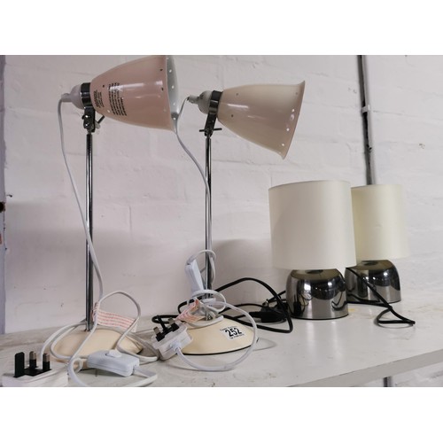 252 - 2x pairs of table lamps inc pair of chrome-based lamps and pair of metal angle poise lamps.