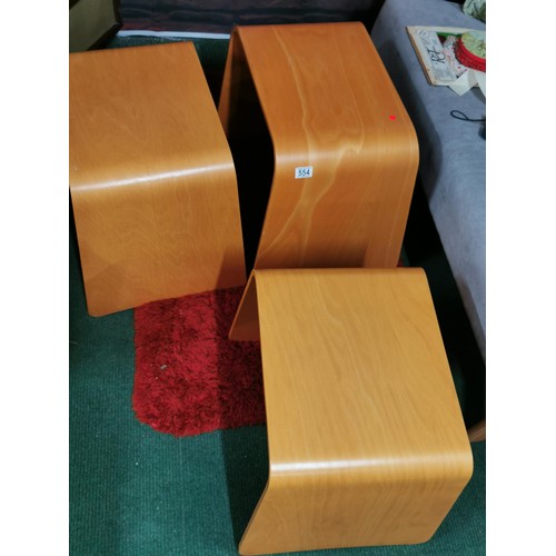 554 - Nest of 3 teak habitat tables in very good condition. Height of the tallest is 47cm x 59cm length x ... 