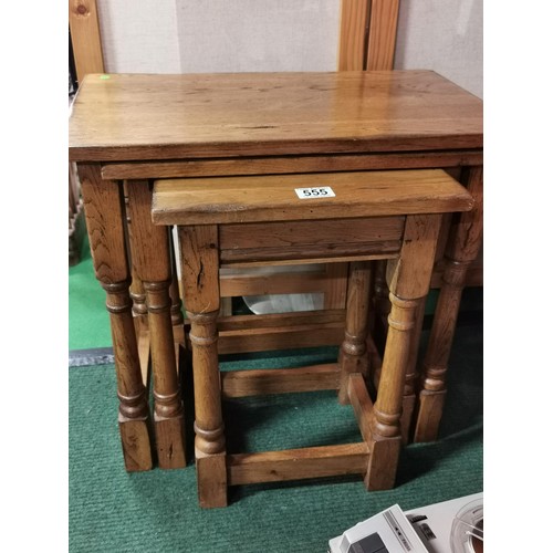 555 - Nest of 3 oak tables all in very good condition. Height 51cm x length 54cm x depth 34cm