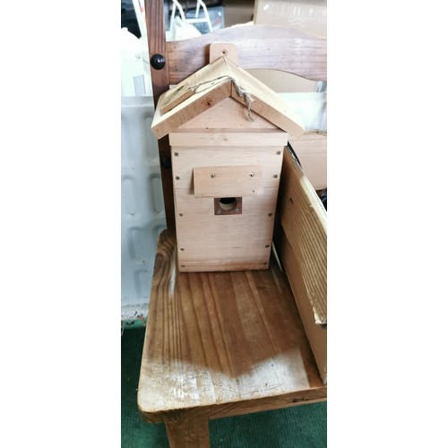 199 - New and unused Wildlife World wooden bird house box fitted with a camera - all cables are present al... 