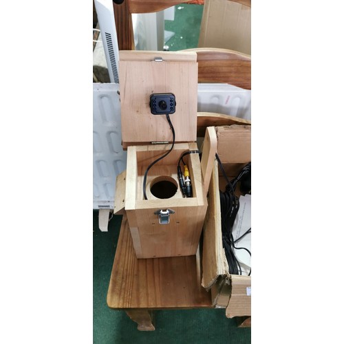 199 - New and unused Wildlife World wooden bird house box fitted with a camera - all cables are present al... 