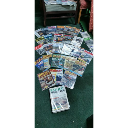 241 - Very large quantity of various vintage railway magazines inc Model Railways, Railway Modeler, Railwa... 