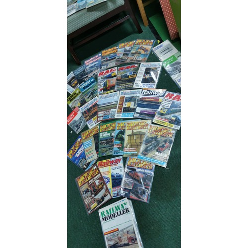 241 - Very large quantity of various vintage railway magazines inc Model Railways, Railway Modeler, Railwa... 