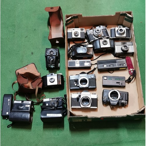 257C - box of various vintage cameras and camera accessories inc praktica 35mm cameras etc.