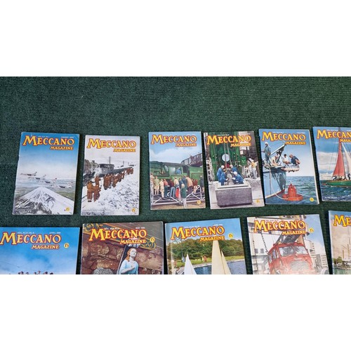 5 - Job lot of 43x early vintage Meccano magazines covering 1960 - 1963. 1961 is complete to include an ... 