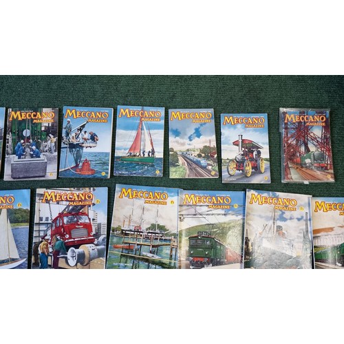 5 - Job lot of 43x early vintage Meccano magazines covering 1960 - 1963. 1961 is complete to include an ... 