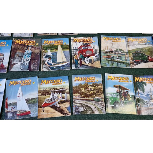 5 - Job lot of 43x early vintage Meccano magazines covering 1960 - 1963. 1961 is complete to include an ... 