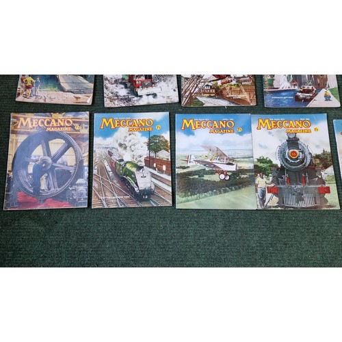 5 - Job lot of 43x early vintage Meccano magazines covering 1960 - 1963. 1961 is complete to include an ... 