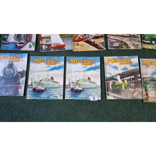 5 - Job lot of 43x early vintage Meccano magazines covering 1960 - 1963. 1961 is complete to include an ... 