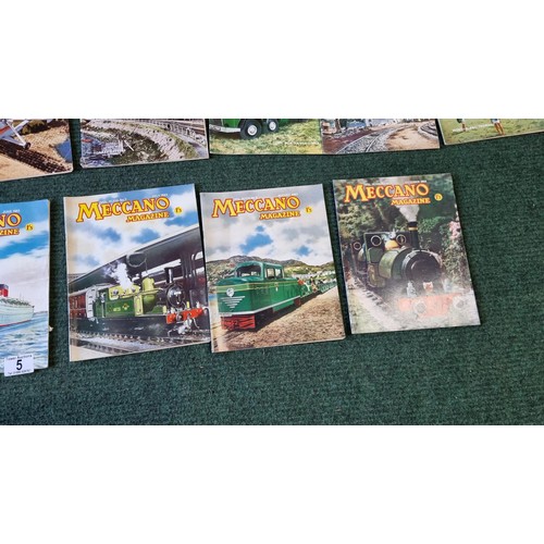 5 - Job lot of 43x early vintage Meccano magazines covering 1960 - 1963. 1961 is complete to include an ... 