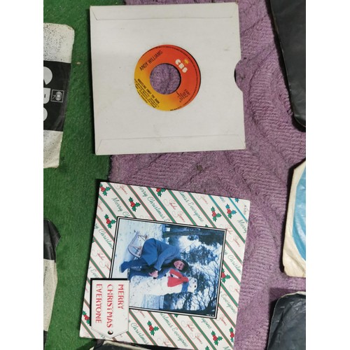 41 - Large collection of 45 single records to include good artists such as Elton John, Art Garfunkel, Sla... 