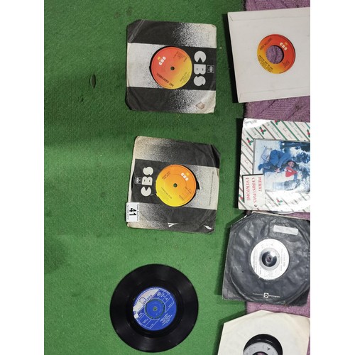 41 - Large collection of 45 single records to include good artists such as Elton John, Art Garfunkel, Sla... 