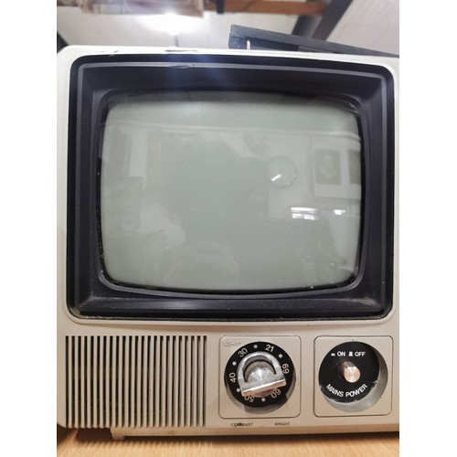 44 - Vintage Binatone Combi portable 3 in 1 TV-Radio-Cassette recorder model 01/6993, rare collectable it... 