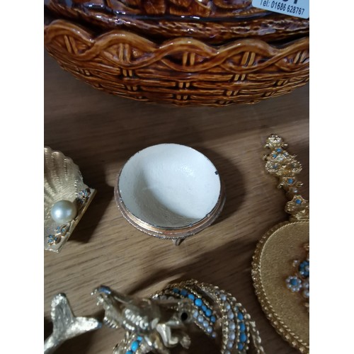 487 - A Portmeirion oven to table chicken formed casserole dish along with a vintage 1960's set inc ornate... 