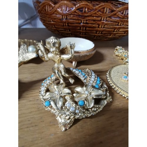 487 - A Portmeirion oven to table chicken formed casserole dish along with a vintage 1960's set inc ornate... 