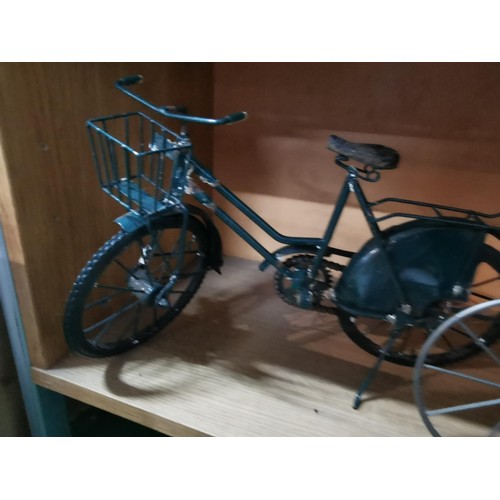 492 - Two large bike formed ornaments, one in the form of a vintage road bike complete with basket.
Talles... 