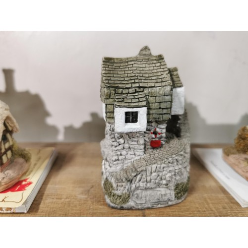 506 - A quantity of eight lilliput lane cottages including Mrs Pinkertons post office, oak cottage, Kentis... 
