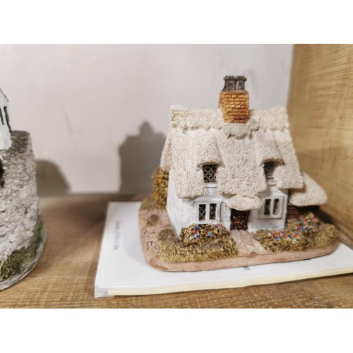 506 - A quantity of eight lilliput lane cottages including Mrs Pinkertons post office, oak cottage, Kentis... 
