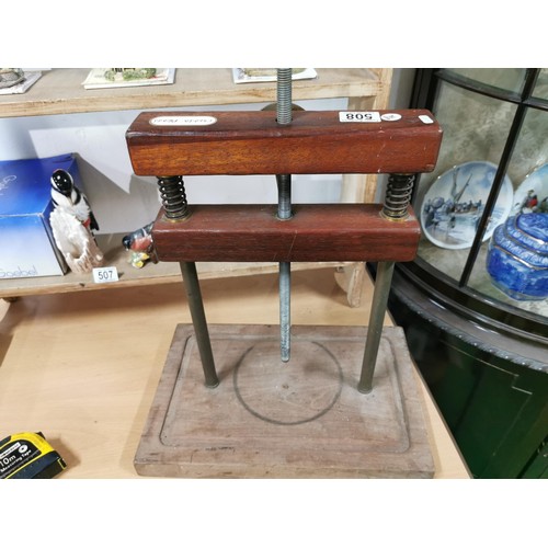 508 - A vintage mahogany cheese press in working order.
Height 47cm Length 40cm Depth 26cm.