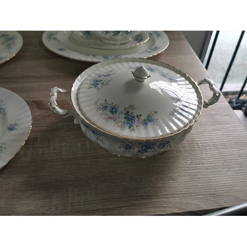 259 - 25 piece part dinner tea set, royal albert, blue blossom design. Including 6 cups and saucers, turee... 