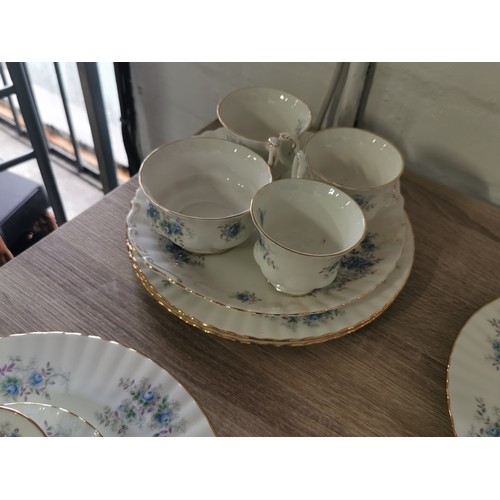 259 - 25 piece part dinner tea set, royal albert, blue blossom design. Including 6 cups and saucers, turee... 