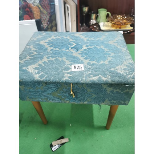 525 - A vintage mid century blue paisley design, cobolt blue lined sewing box.
Height 32cm Length 32cm Dep... 
