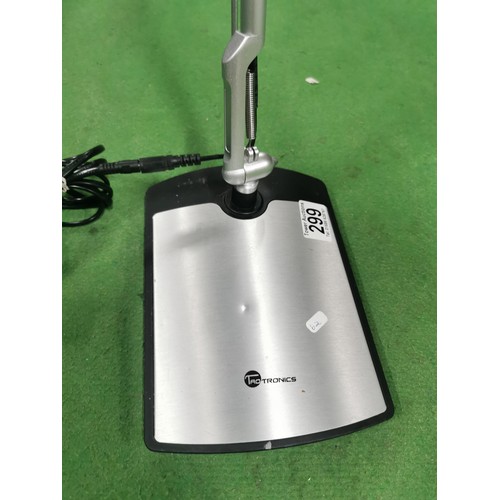299 - Taotronics angle poised desk lamp. Complete with power cable in full working order.
94cm at full hei... 