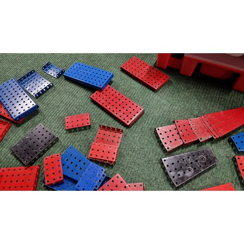 13 - Very large quantity of vintage various metal Meccano flanged plates in black, blue, red and white st... 