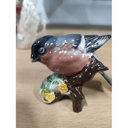 507 - Vintage Goebel Great Spotted Woodpecker in box, and a Beswick bullfinch figurines  in very good cond... 