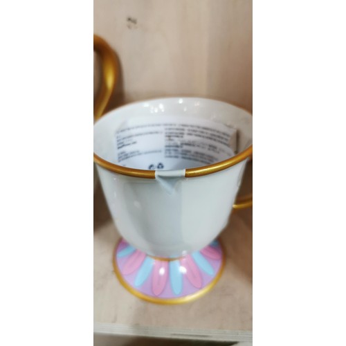 462 - Disney Beauty and The Beast Mrs Potts Teapot & Teacup - both in very good condition. Teapot measures... 