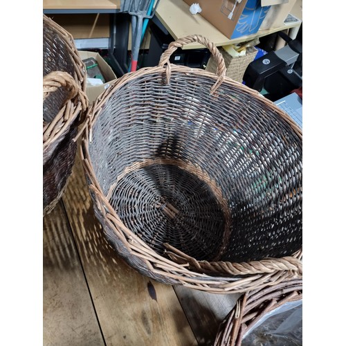 33 - 2x large wicker baskets along with 2x large wicker planters with plastic lining. Height of 35cm x di... 