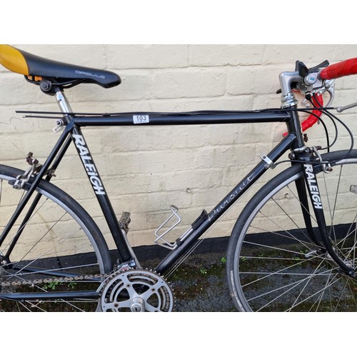 103 - Good quality 21 inch frame Raleigh Pursuit racing bike from the 1980s with a good light weight frame... 