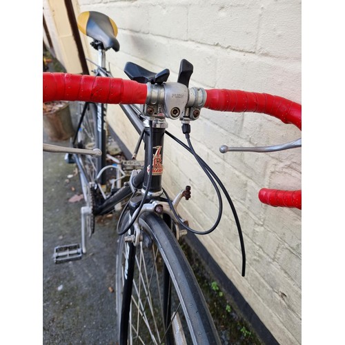 103 - Good quality 21 inch frame Raleigh Pursuit racing bike from the 1980s with a good light weight frame... 