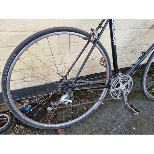 103 - Good quality 21 inch frame Raleigh Pursuit racing bike from the 1980s with a good light weight frame... 