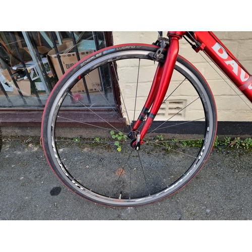 104 - Good quality Dawes Giro 300 adults road racing bike in red with a light weight aluminium frame wih 2... 