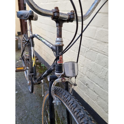 106 - Vintage Raleigh Bomber bicycle with bull horn style handle bars with 3x gears, tyres are pumped up a... 