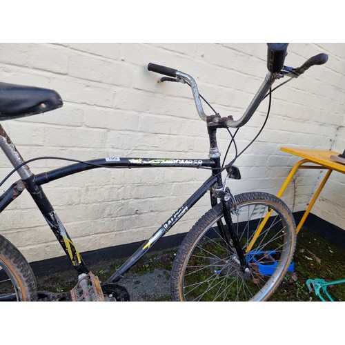 106 - Vintage Raleigh Bomber bicycle with bull horn style handle bars with 3x gears, tyres are pumped up a... 