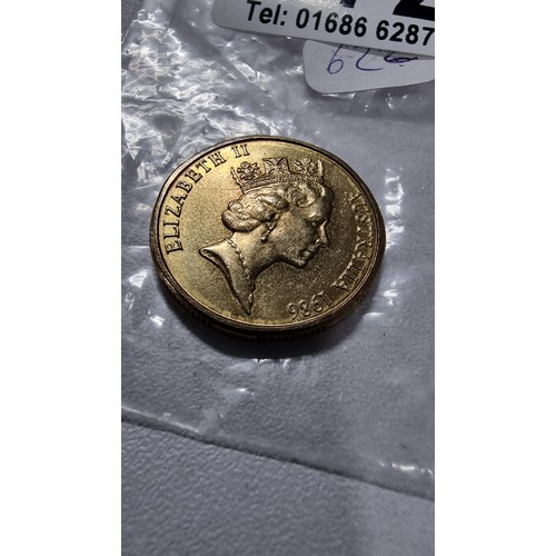 358 - Rare International Year of Peace Australia 1986 coin in near mint condition